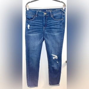 Cropped distressed jeans